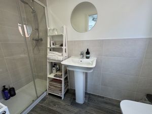 En-Suite- click for photo gallery